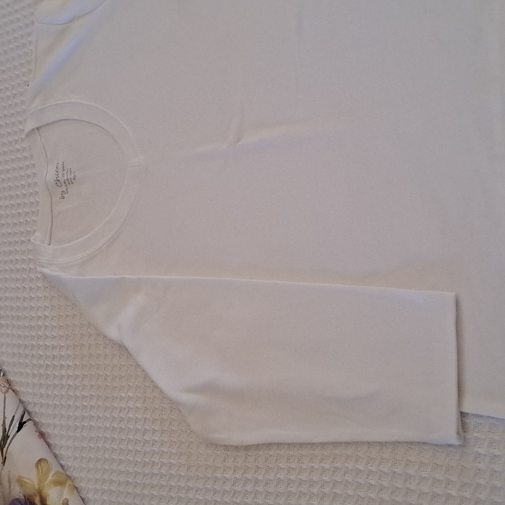 T-Shirt - Picture 2 of 3